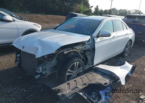 2021 Mercedes-Benz E 350 4Matic z USA, uszkodzony, nr VIN W1KZF8EB4MA892483